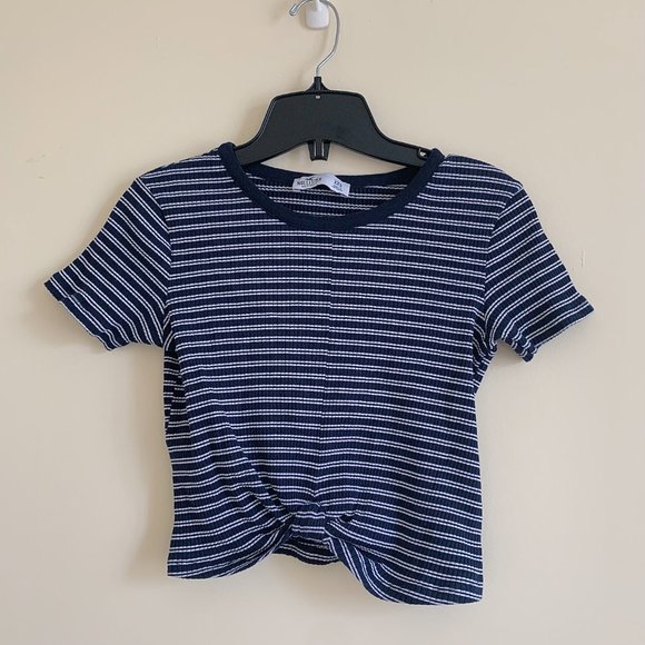 🖤Navy Striped Crop Top🖤 - Picture 2 of 4